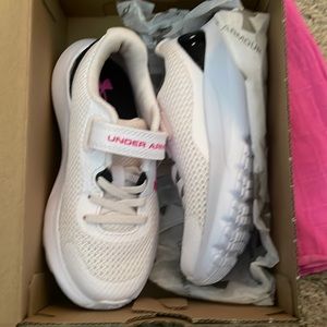 COPY - Girls Under Armor Shoes- NEVER WORN